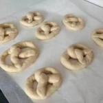 pretzels alemanes brezels  antes de hornear